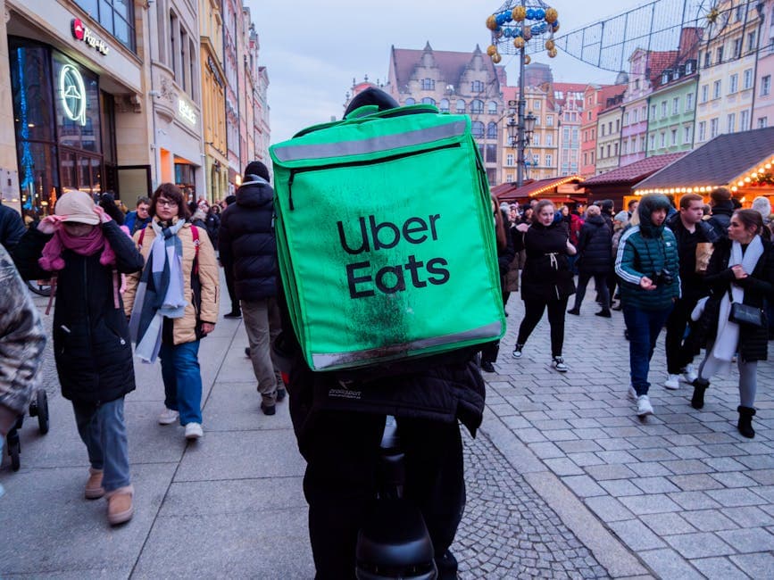 Grubhub vs Uber Eats: What Restaurant Owners Need to Know